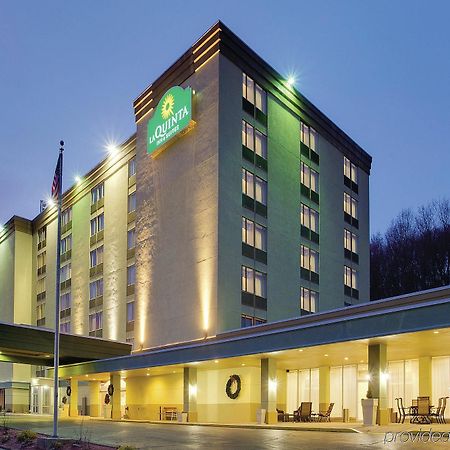 La Quinta Inn & Suites Pittsburgh North McCandless Township ภายนอก รูปภาพ