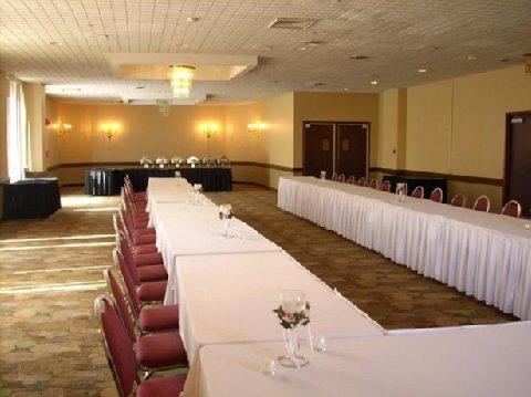La Quinta Inn & Suites Pittsburgh North McCandless Township ภายนอก รูปภาพ