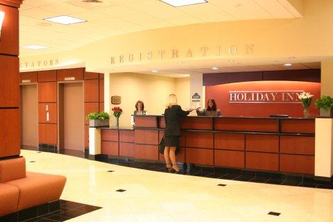 La Quinta Inn & Suites Pittsburgh North McCandless Township ภายนอก รูปภาพ