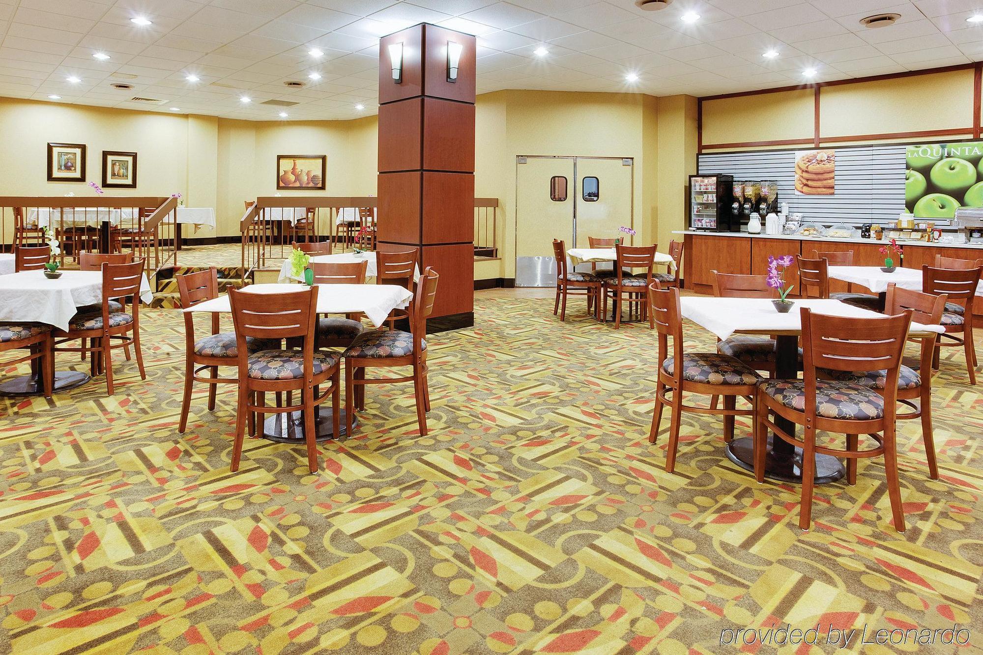 La Quinta Inn & Suites Pittsburgh North McCandless Township ภายนอก รูปภาพ