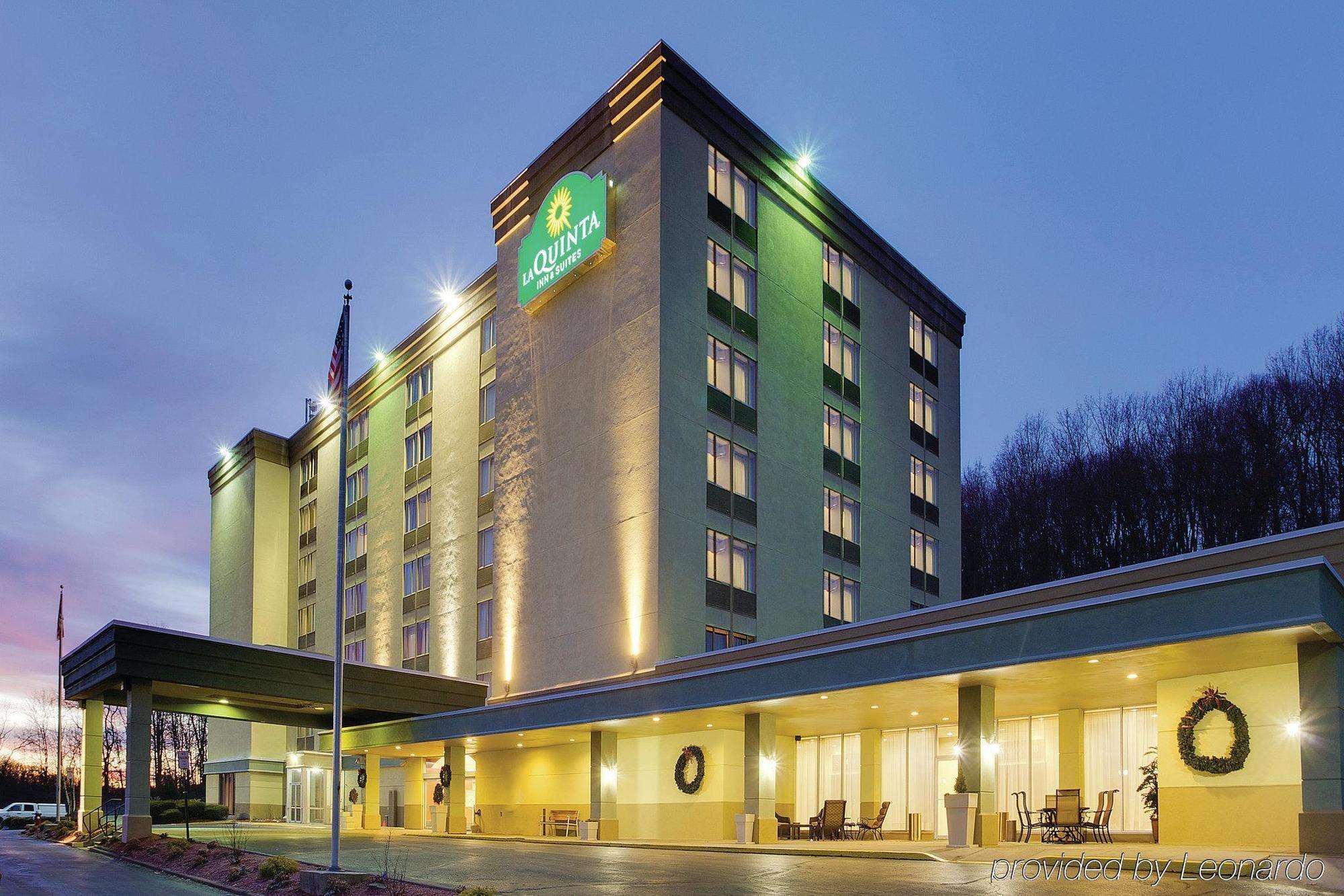 La Quinta Inn & Suites Pittsburgh North McCandless Township ภายนอก รูปภาพ