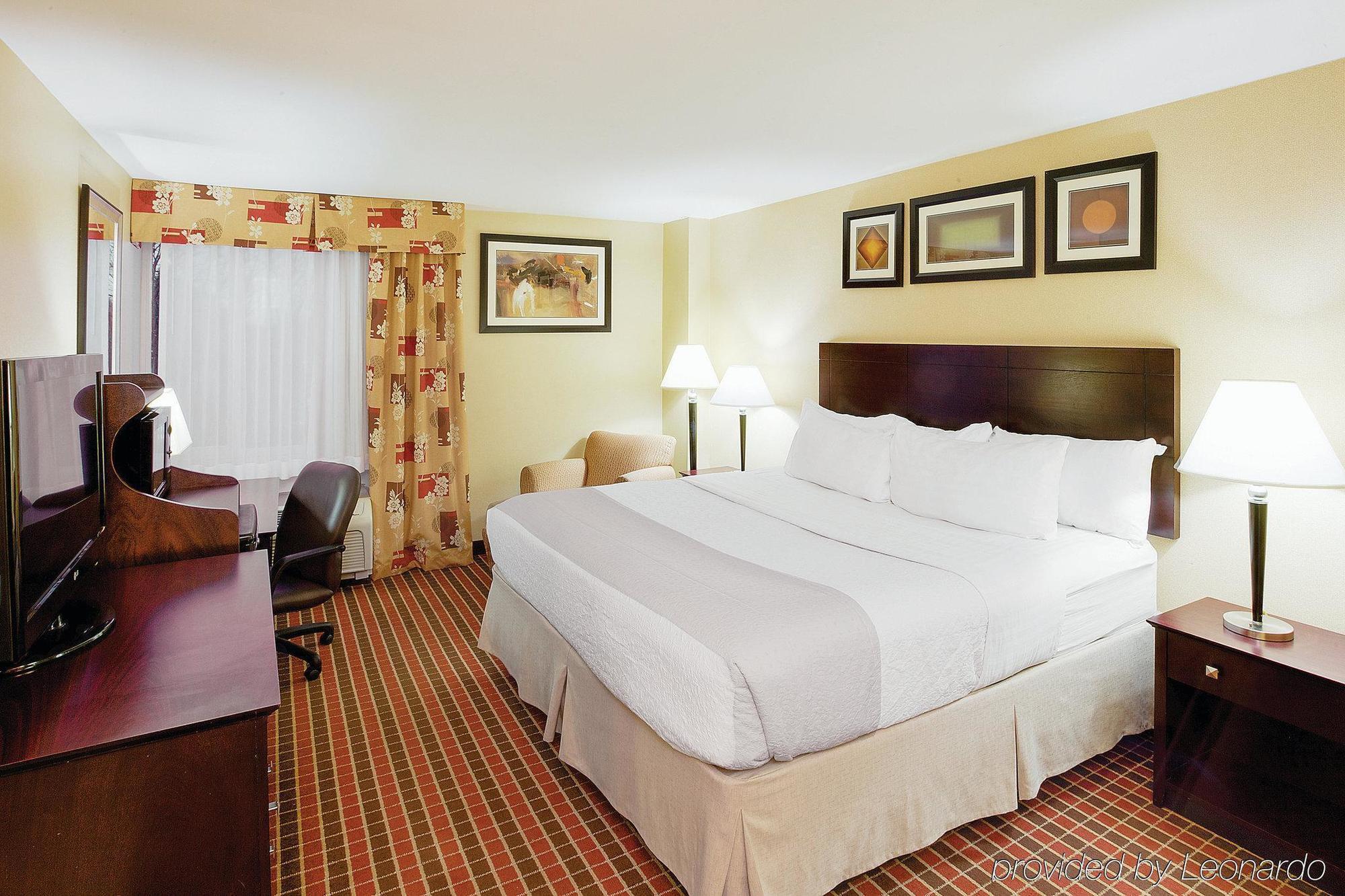 La Quinta Inn & Suites Pittsburgh North McCandless Township ภายนอก รูปภาพ