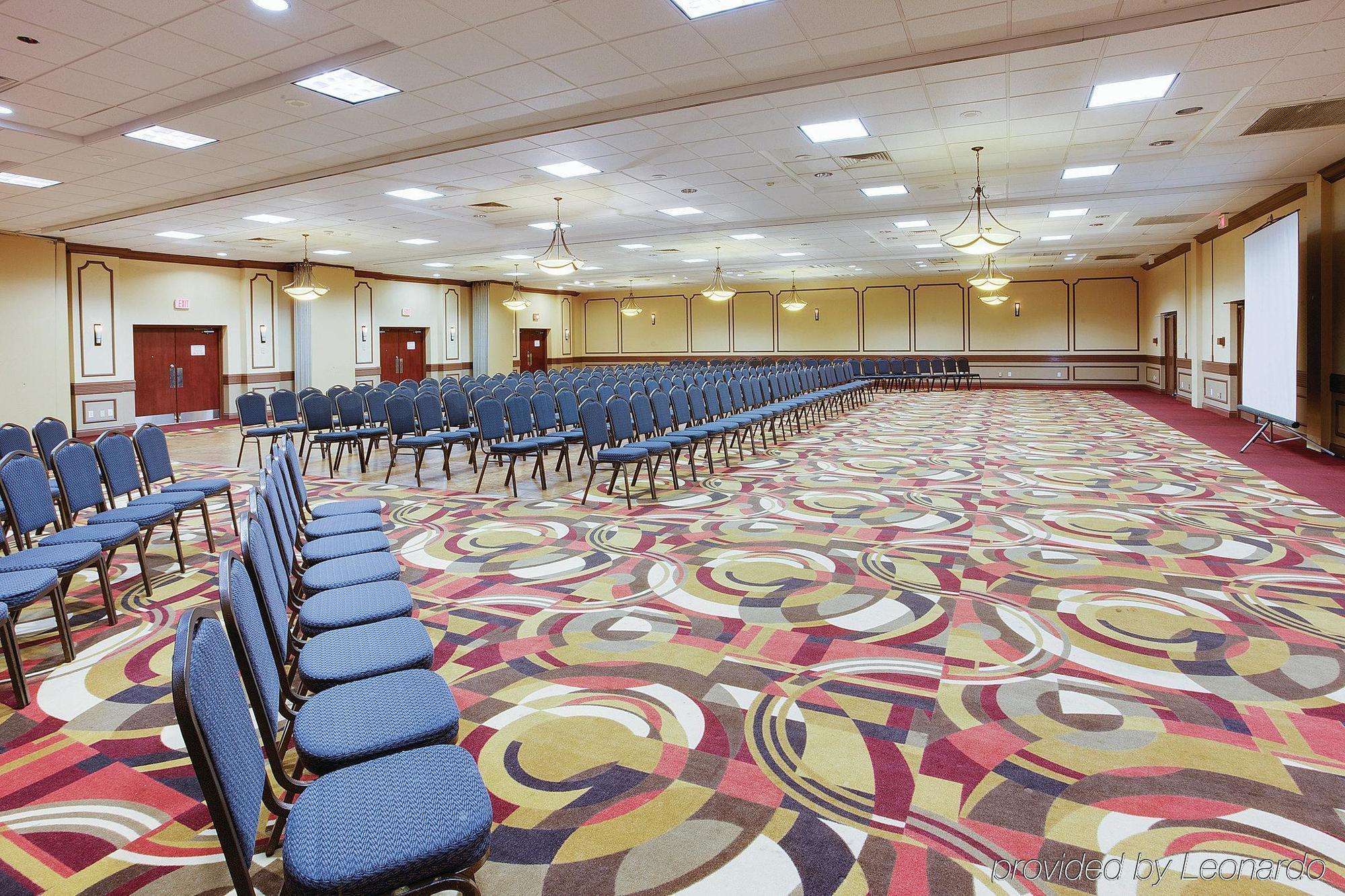 La Quinta Inn & Suites Pittsburgh North McCandless Township ภายนอก รูปภาพ