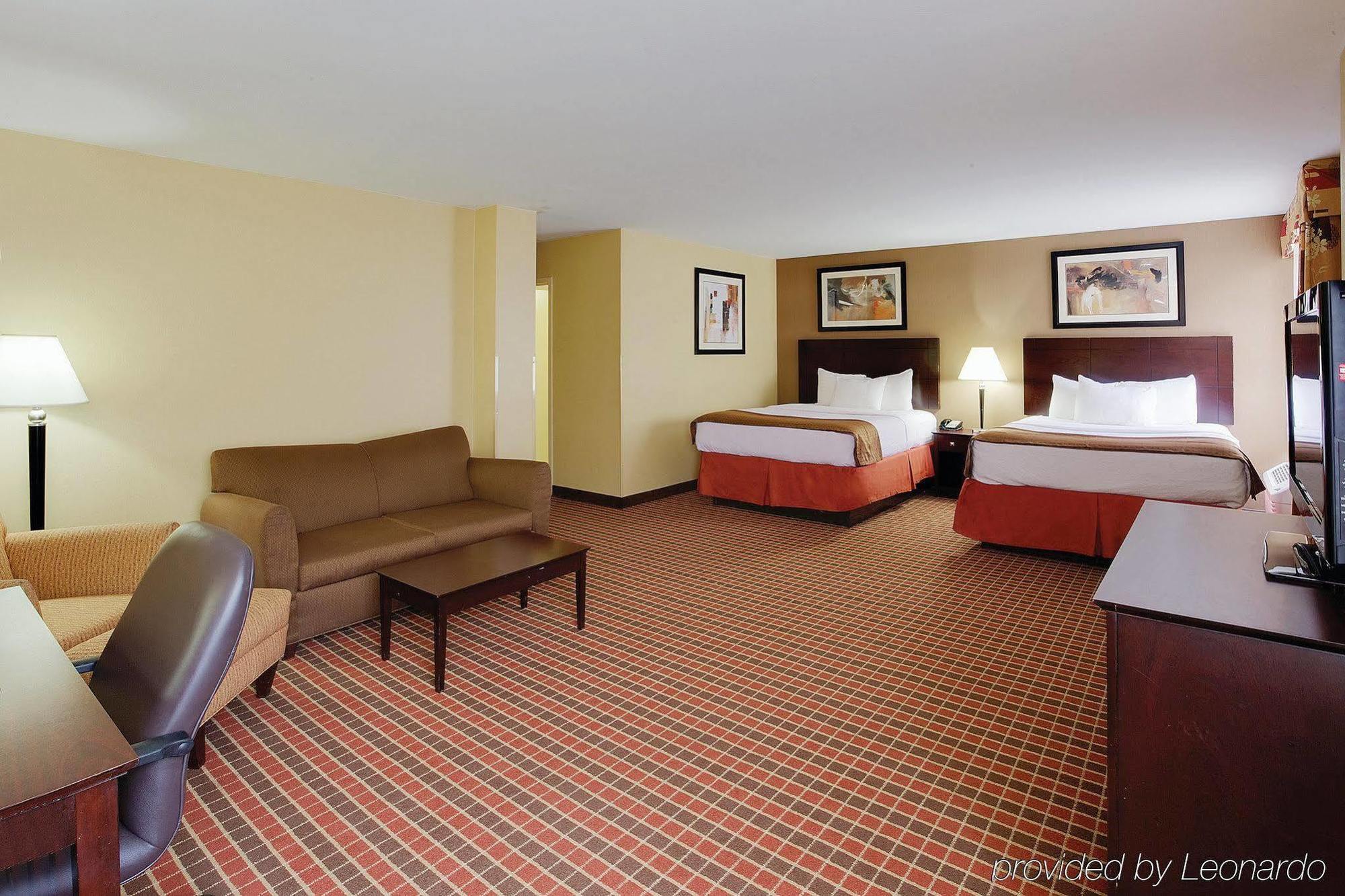 La Quinta Inn & Suites Pittsburgh North McCandless Township ภายนอก รูปภาพ